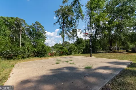 Exterior - 300 Old Pond Rd, Lagrange, GA 30241 photo 6 of 9