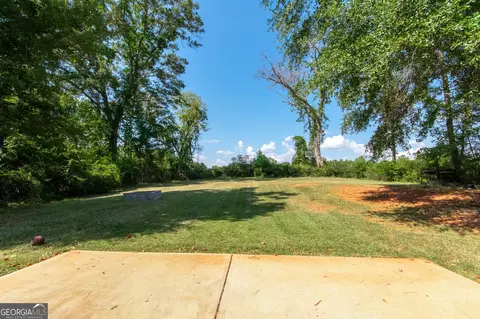 Exterior - 300 Old Pond Rd, Lagrange, GA 30241 photo 5 of 9