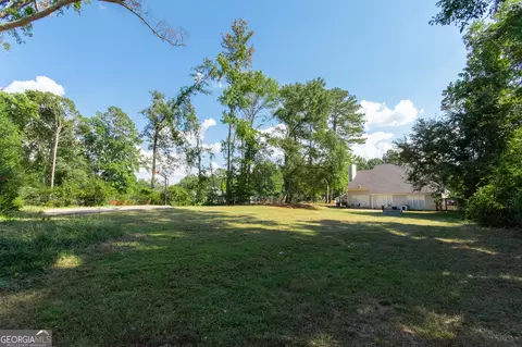 Exterior - 300 Old Pond Rd, Lagrange, GA 30241 photo 8 of 9