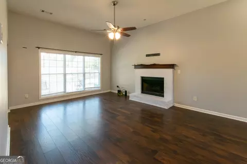 Living - 300 Old Pond Rd, Lagrange, GA 30241 photo 1 of 4