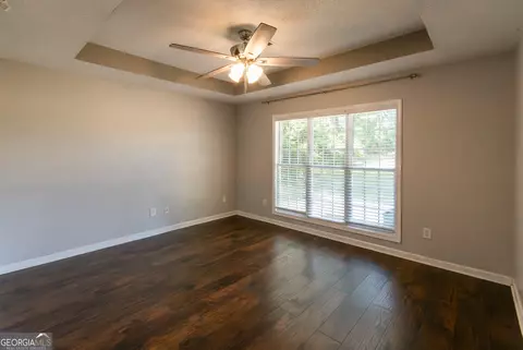 Living - 300 Old Pond Rd, Lagrange, GA 30241 photo 3 of 4
