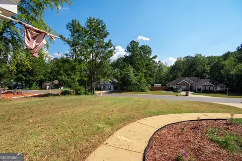 Exterior - 300 Old Pond Rd, Lagrange, GA 30241 photo 7 of 9