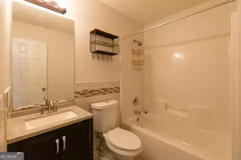 Bath - 300 Old Pond Rd, Lagrange, GA 30241 photo 5 of 5