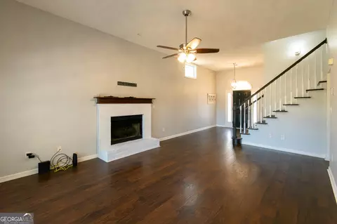 Living - 300 Old Pond Rd, Lagrange, GA 30241 photo 2 of 4