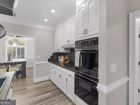 Kitchen - 967 Five Points Rd, Barnesville, GA 30204 photo 7 of 10