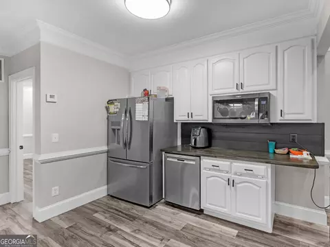 Kitchen - 967 Five Points Rd, Barnesville, GA 30204 photo 5 of 10