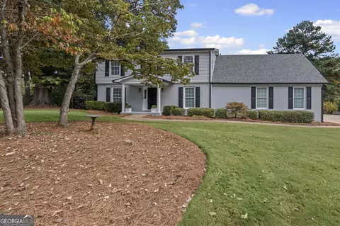 8 Pine Ridge Dr, Newnan, GA 30263