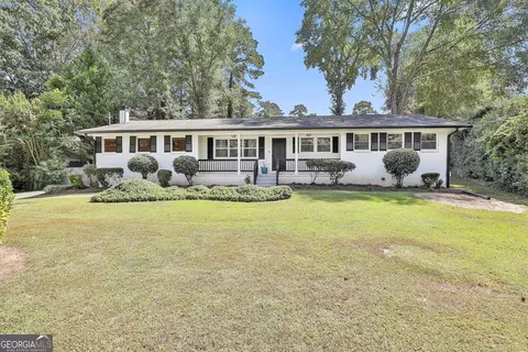 160 Winona Dr, Fayetteville, GA 30214