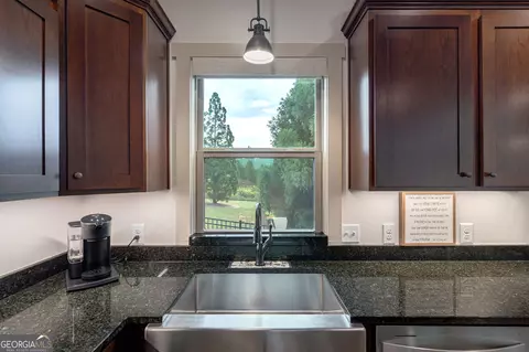 Kitchen - 1364 Old Bishop Rd, Bishop, GA 30621 photo 3 of 4