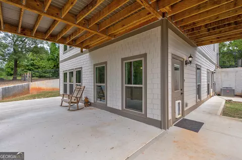 Exterior - 1364 Old Bishop Rd, Bishop, GA 30621 photo 10 of 14