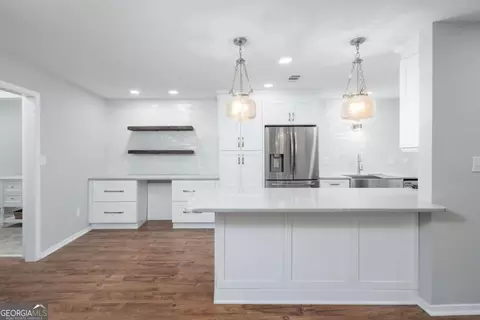 4211 Canyon Point Cir, Roswell, GA 30076