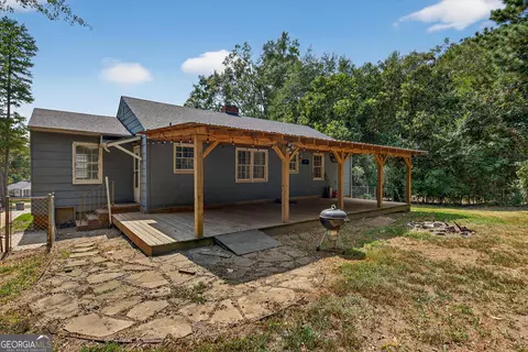 Exterior - 231 Beechwood Cir, Lagrange, GA 30240 photo 3 of 5