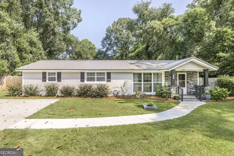1700 Sewell Cir, Perry, GA 31069