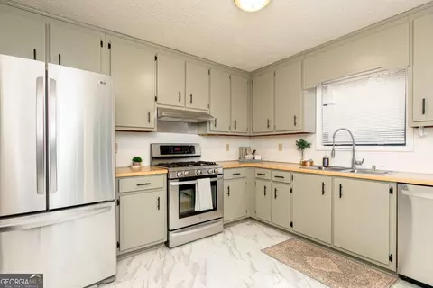 4065 Maxanne Dr NW, Kennesaw, GA 30144