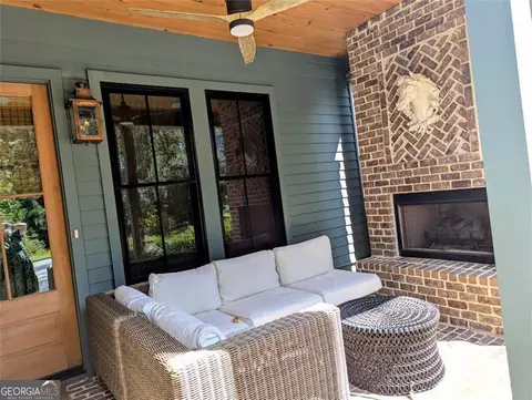 224 Mado Ln, Chattahoochee Hills, GA 30268
