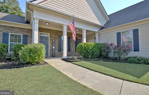 225 Renwick Dr, Senoia, GA 30276