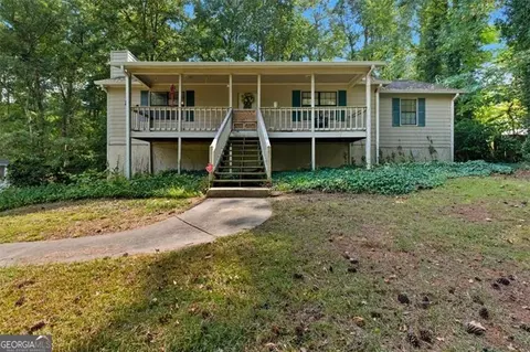 31 Powder Mill Dr, Dallas, GA 30157