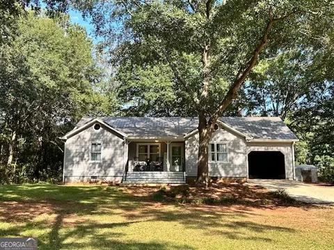 227 Fern Dr, Forsyth, GA 31029