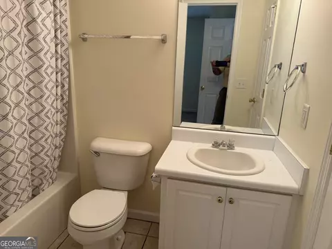 Bath - 130 Clara Jean Ct, Lagrange, GA 30240 photo 2 of 2