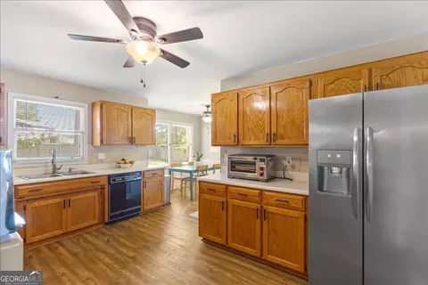 Kitchen - 108 Cedar Ridge Dr, Perry, GA 31069 photo 1 of 9