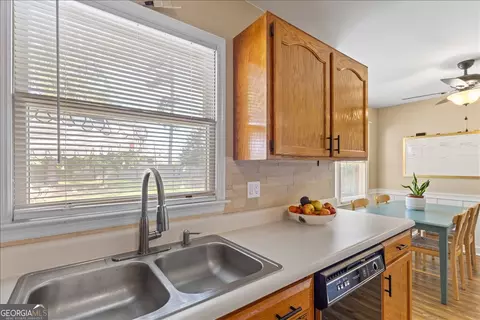 Kitchen - 108 Cedar Ridge Dr, Perry, GA 31069 photo 8 of 9