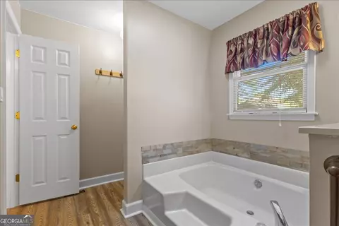 Bath - 108 Cedar Ridge Dr, Perry, GA 31069 photo 8 of 9