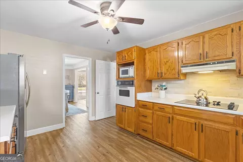 Kitchen - 108 Cedar Ridge Dr, Perry, GA 31069 photo 6 of 9