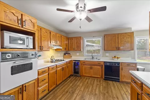 Kitchen - 108 Cedar Ridge Dr, Perry, GA 31069 photo 3 of 9