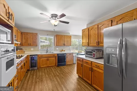 Kitchen - 108 Cedar Ridge Dr, Perry, GA 31069 photo 2 of 9