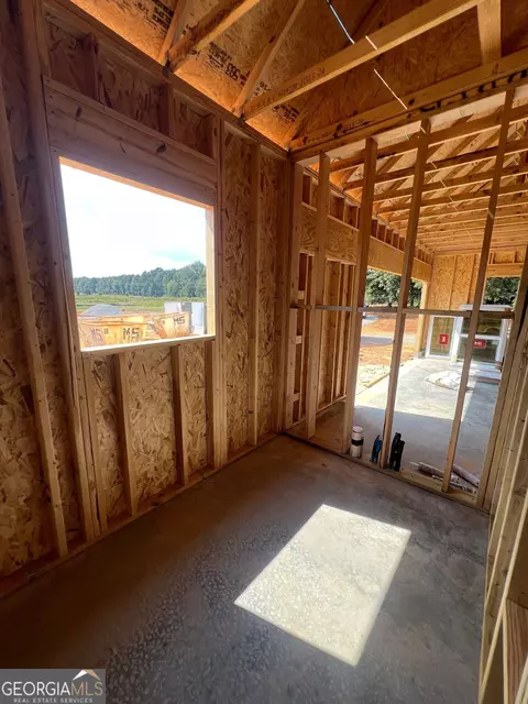 Entry Way - 2640 Williamson Rd, Williamson, GA 30292 photo 3 of 12