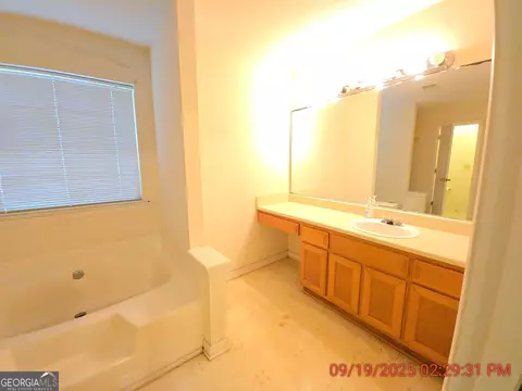 Bath - 16 Jeriana Dr, Hampton, GA 30228 photo 1 of 2