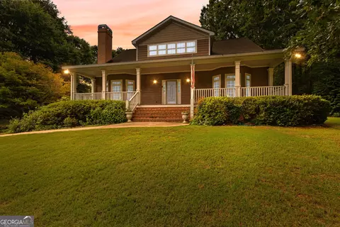 135 Horseshoe Cir, Fayetteville, GA 30215
