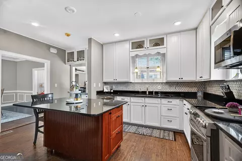 Kitchen - 1400 Vernon St, Lagrange, GA 30240 photo 1 of 4