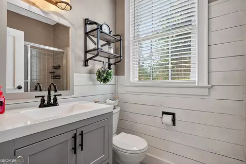Bath - 1400 Vernon St, Lagrange, GA 30240 photo 1 of 5