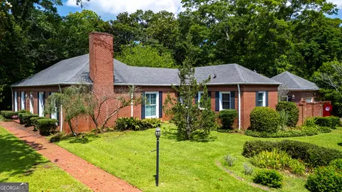Exterior - 1400 Vernon St, Lagrange, GA 30240 photo 3 of 16