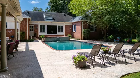 Exterior - 1400 Vernon St, Lagrange, GA 30240 photo 5 of 16