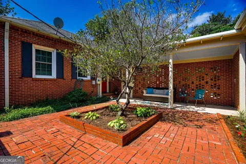 Exterior - 1400 Vernon St, Lagrange, GA 30240 photo 4 of 16