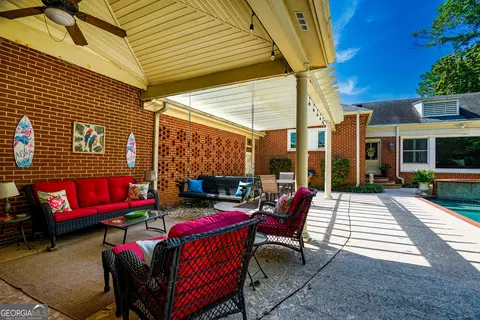 Exterior - 1400 Vernon St, Lagrange, GA 30240 photo 11 of 16