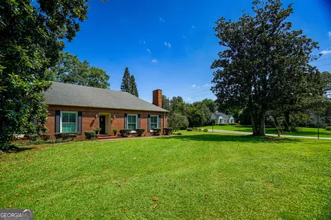 Exterior - 1400 Vernon St, Lagrange, GA 30240 photo 2 of 16