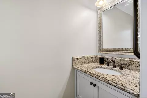 Bath - 466 472 Minter Dr, Hampton, GA 30228 photo 3 of 6