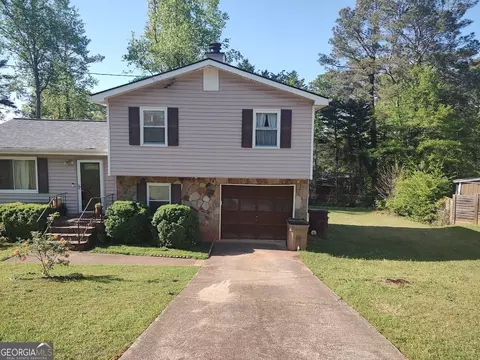 182 Iris Ct, Riverdale, GA 30274