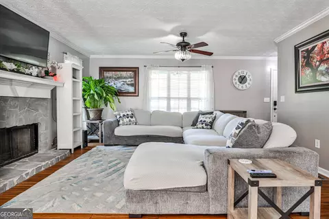 Living - 68 Soaring Ln, Jefferson, GA 30549 photo 3 of 3