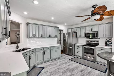 Kitchen - 68 Soaring Ln, Jefferson, GA 30549 photo 1 of 4
