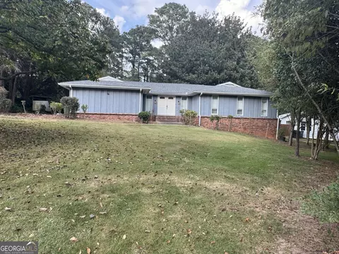 2386 Country Club Dr SE, Conyers, GA 30013
