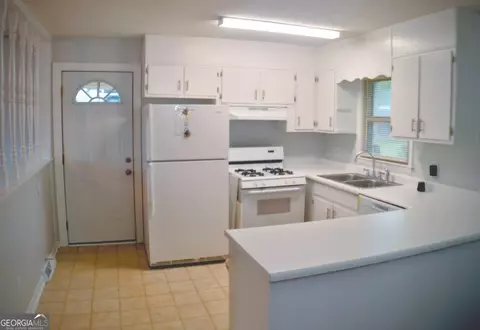 Kitchen - 189 Julia Ln, Toccoa, GA 30577 photo 1 of 1
