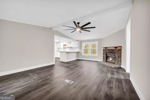 Living - 5620 Mize Rd, Toccoa, GA 30577 photo 2 of 5