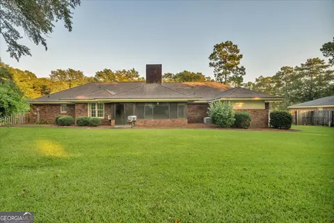 Exterior - 2311 Scott Dr, Dublin, GA 31021 photo 1 of 11