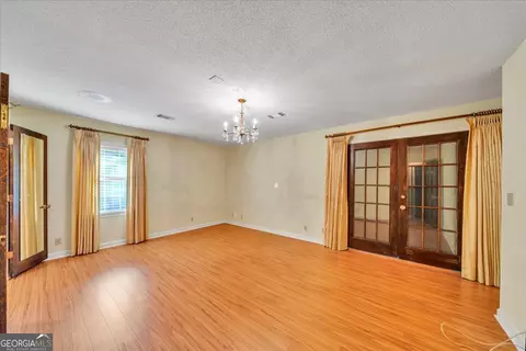 Living - 2311 Scott Dr, Dublin, GA 31021 photo 1 of 6