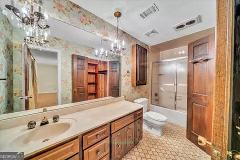 Bath - 2311 Scott Dr, Dublin, GA 31021 photo 1 of 5