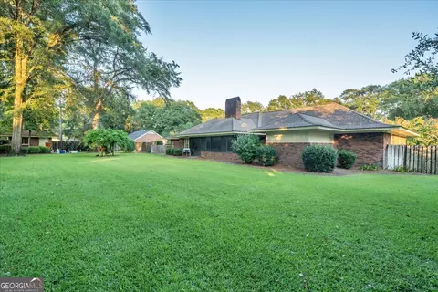 Exterior - 2311 Scott Dr, Dublin, GA 31021 photo 2 of 11